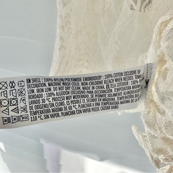 NEW Forever 21 Ivory Lace Peasant Top - Picture 5 of 5